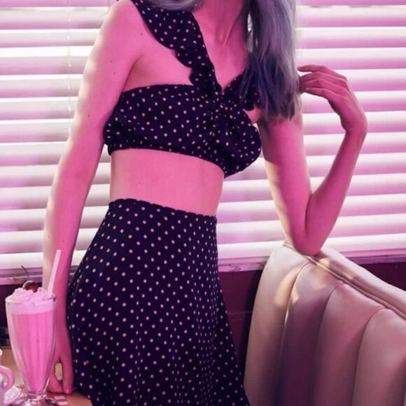 NWT For love N lemons crop top off shoulder dotted - Picture 8 of 8